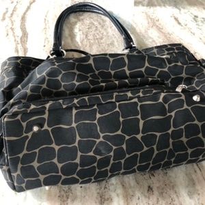 Baggallini Bags - Baggallini Giraffe Print Travel Tote Baggallini Bags - Baggallini Giraffe Print Travel Tote